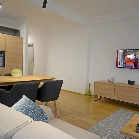 Daire In Center Üsküp