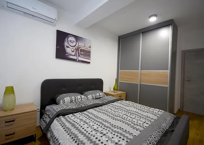 Apartment In Center *